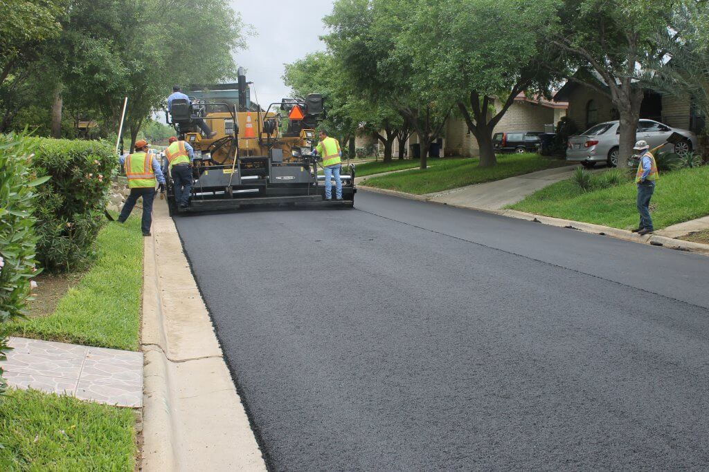 asphalt paving contractors